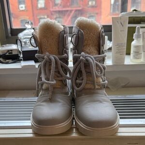 Sorel Light Gray Boots with Cream Fur